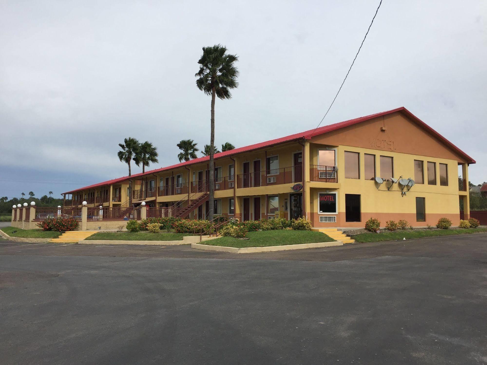 Hotel Deluxe Airport
